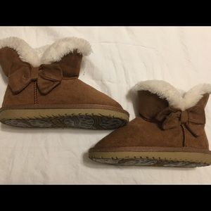 Toddlers size 7 Children’s place brand boots